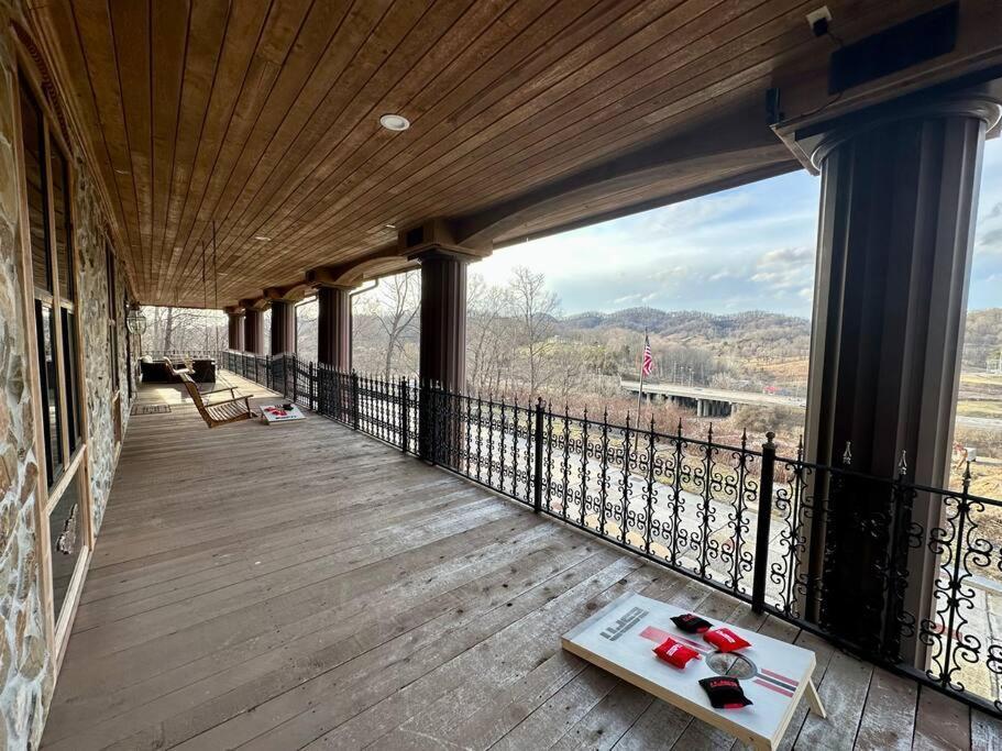 5 Bedroom Estate Near Casino And Downtown Bristol Exterior photo